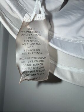 Calme By Johnny Was White Sports Bra Size Medium